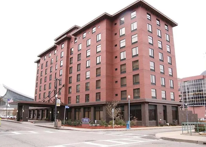 Hampton & Downtown Hotel