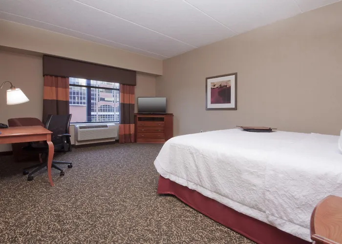 Hotel Hampton & Downtown Pittsburgh