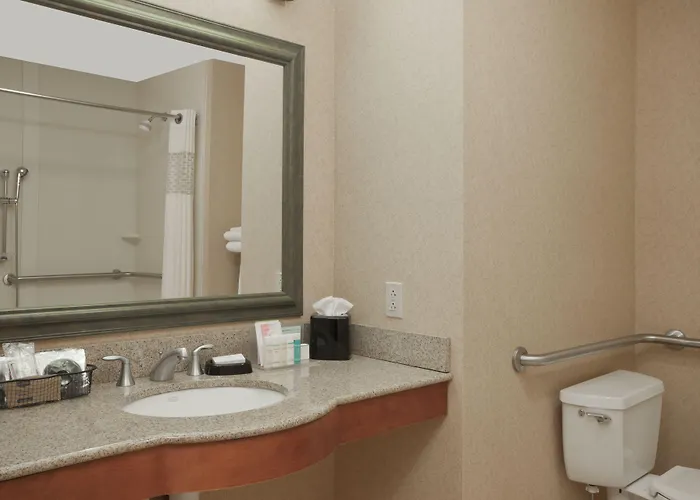 Hampton & Downtown Hotel