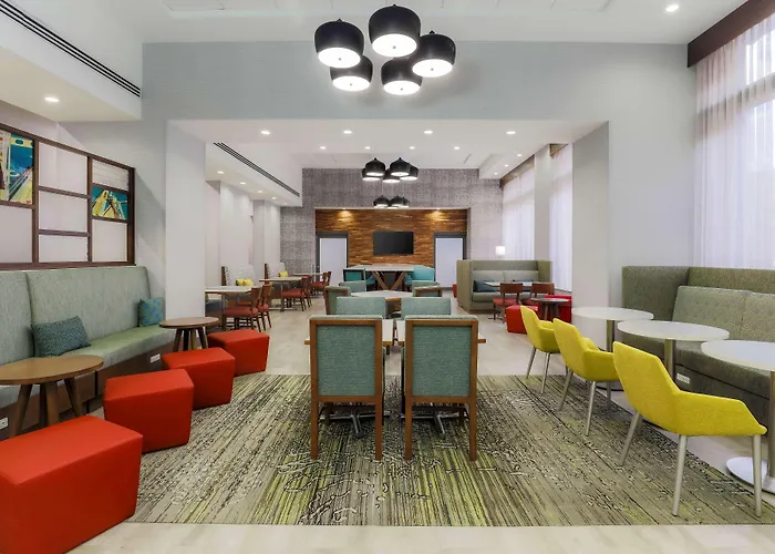 Hampton & Downtown 3*