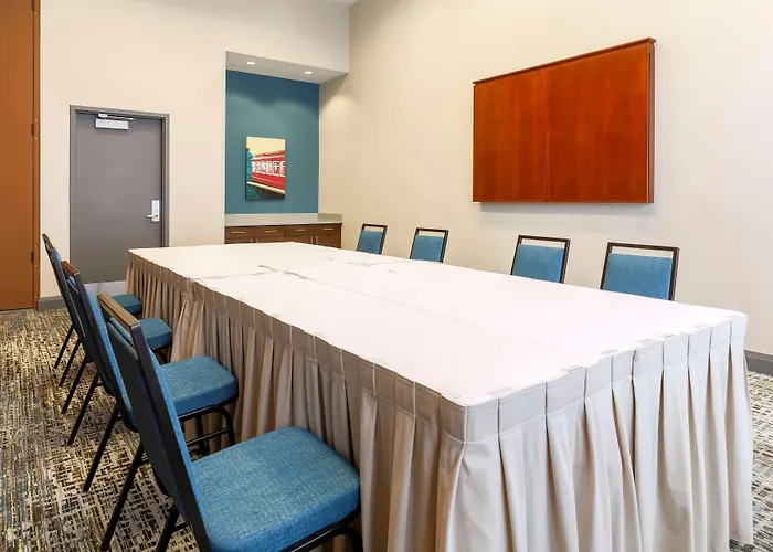 Hotel Hampton & Downtown 3*