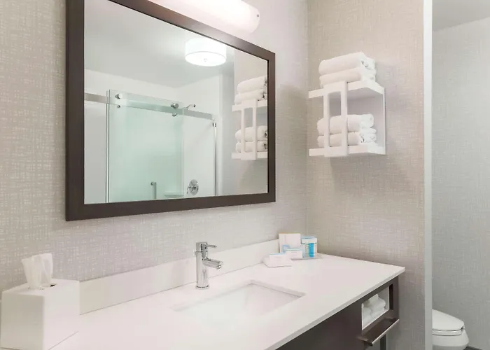 Hampton & Downtown 3*