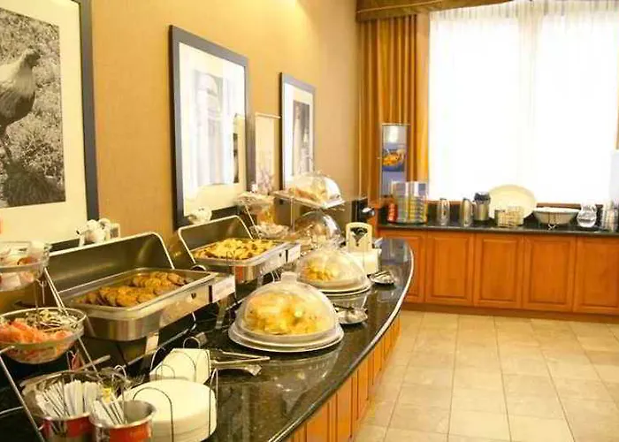 Hotel Hampton & Downtown 3*